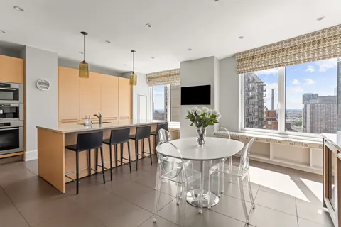 $6,895,000 | 255 East 74th Street, Unit 25A | Lenox Hill
