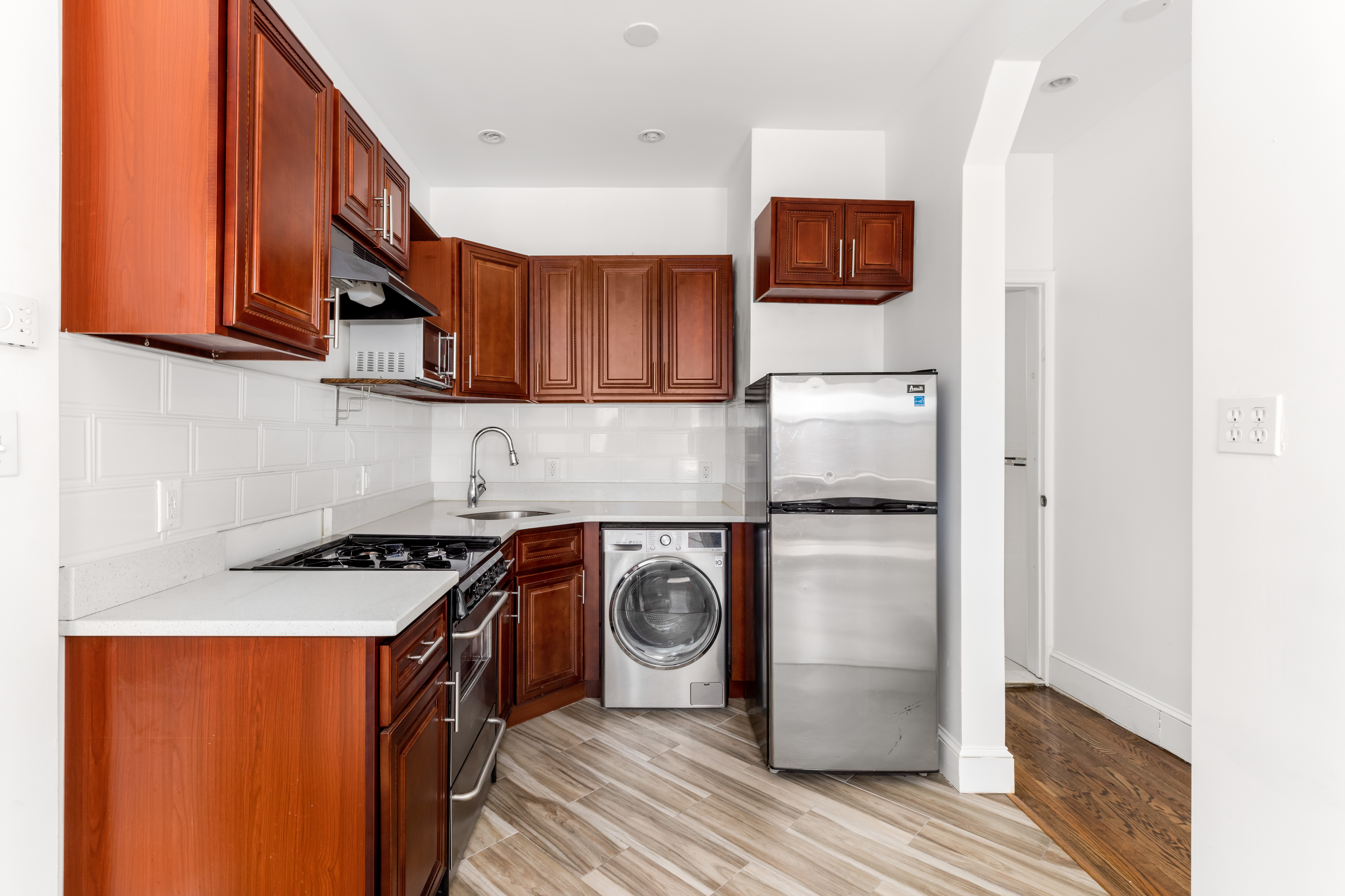 322 West 104th Street Manhattan, NY 10025 - Photo 7 of 24