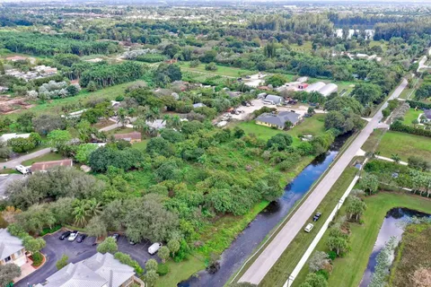 $1,500,000 | 76 Sw Avenue, Davie, FL 33314