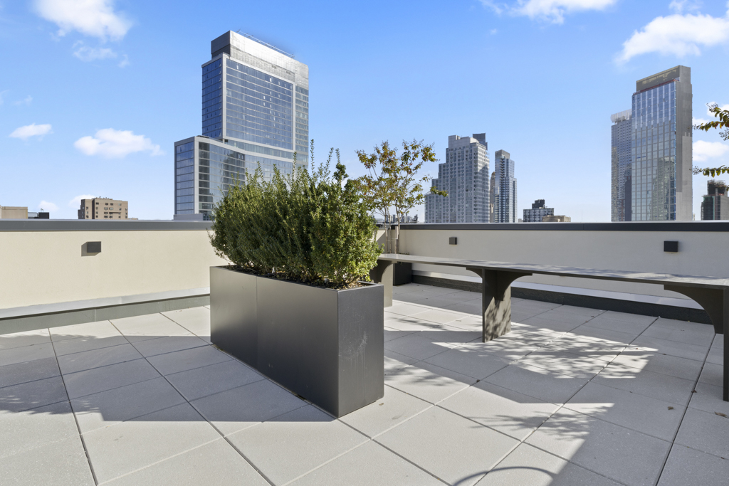 112 Fleet Place, Unit 5A Brooklyn, NY 11201 - Photo 33 of 36