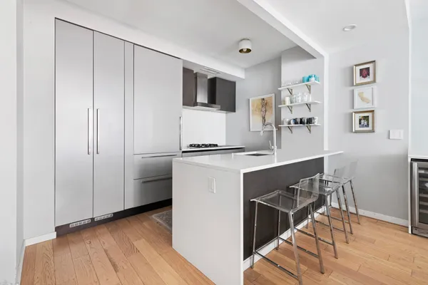 $7,350 | 540 West 49th Street, Unit 401S | Hell's Kitchen