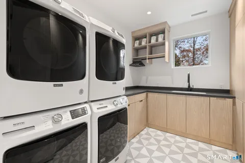 $8,999,000 | 19 Beachside Common, Westport, CT 06880