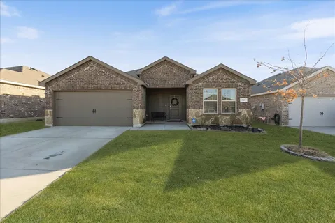 $340,000 | 816 Glover Drive, Aubrey, TX 76227