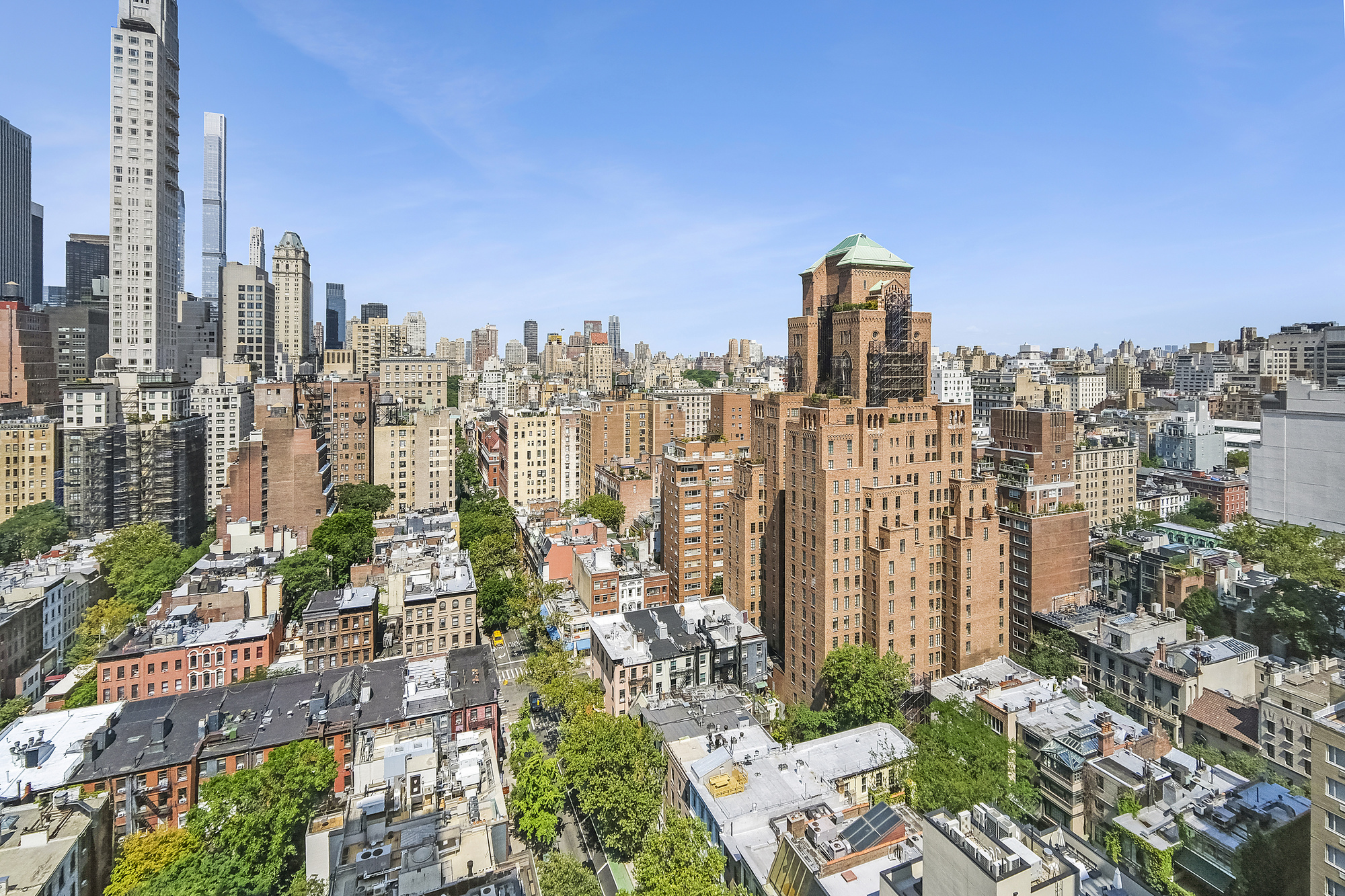 167 East 61st Street, Unit 23D Manhattan, NY 10065 - Photo 7 of 13 a view of a city with tall buildings