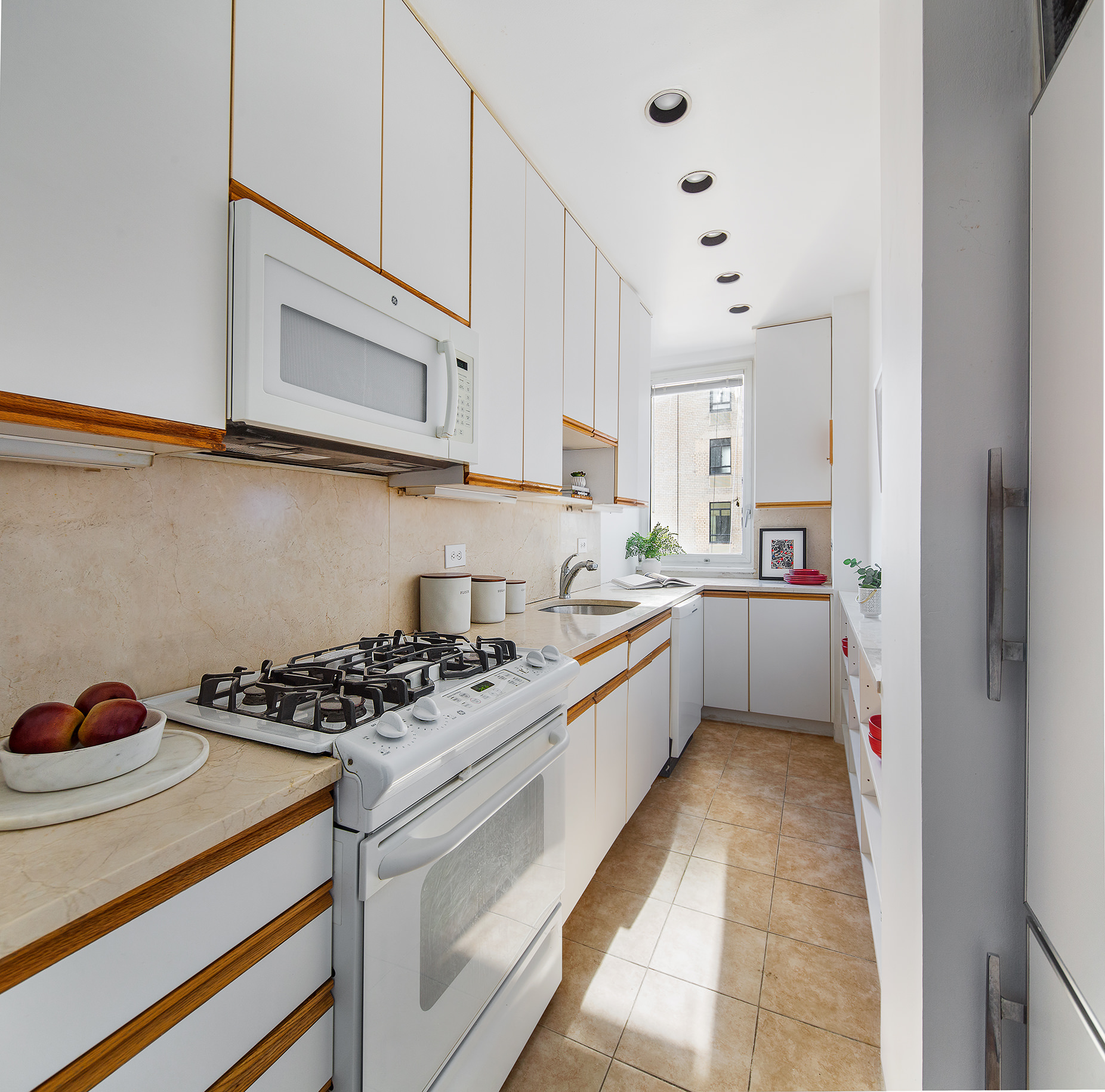 140 Riverside Drive, Unit 9G Manhattan, NY 10024 - Photo 9 of 15