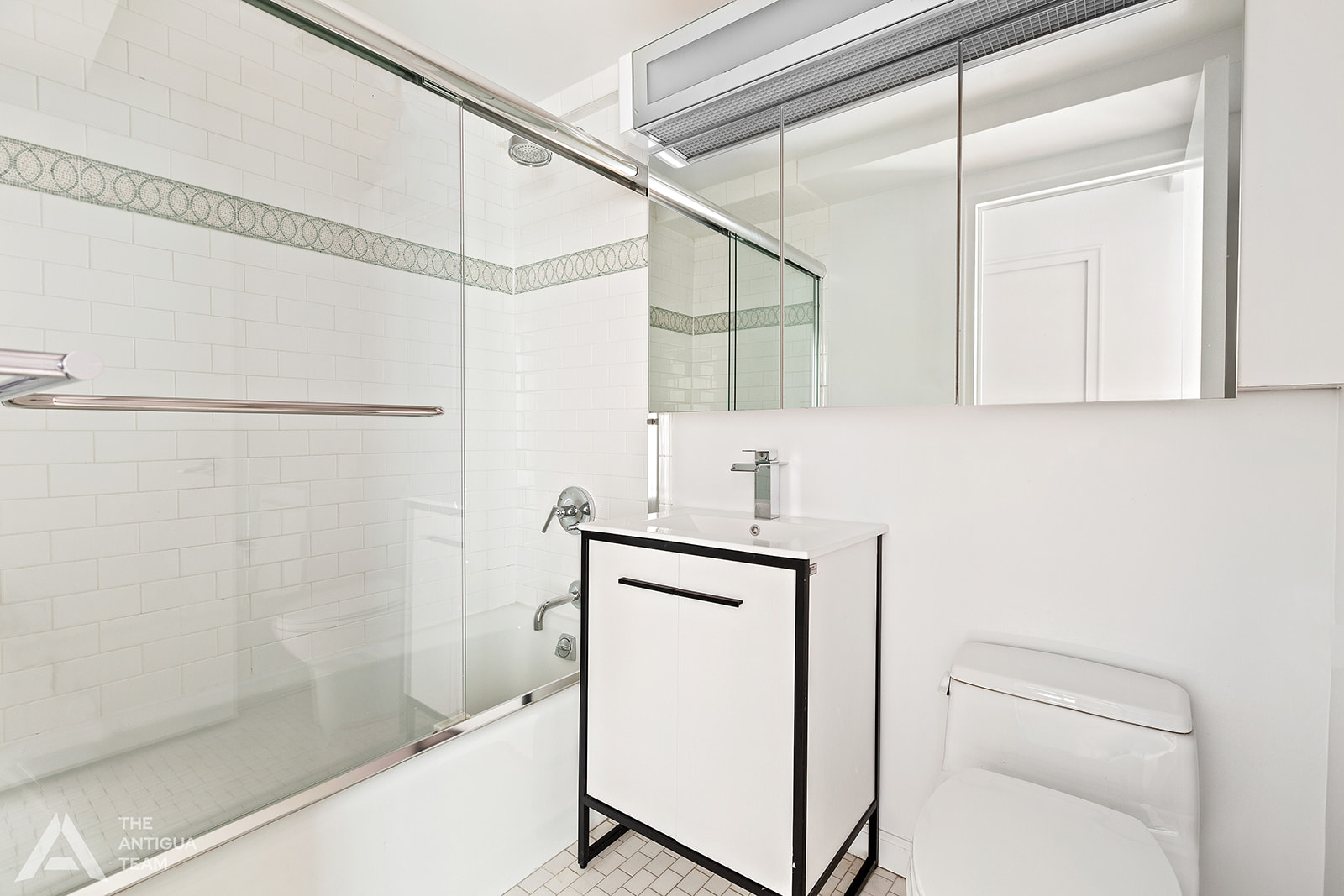 20 East 68th Street, Unit 6F Manhattan, NY 10065 - Photo 10 of 13