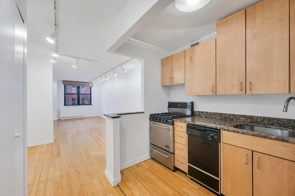 $4,400 | 222 West 14th Street, Unit 3L | West Village