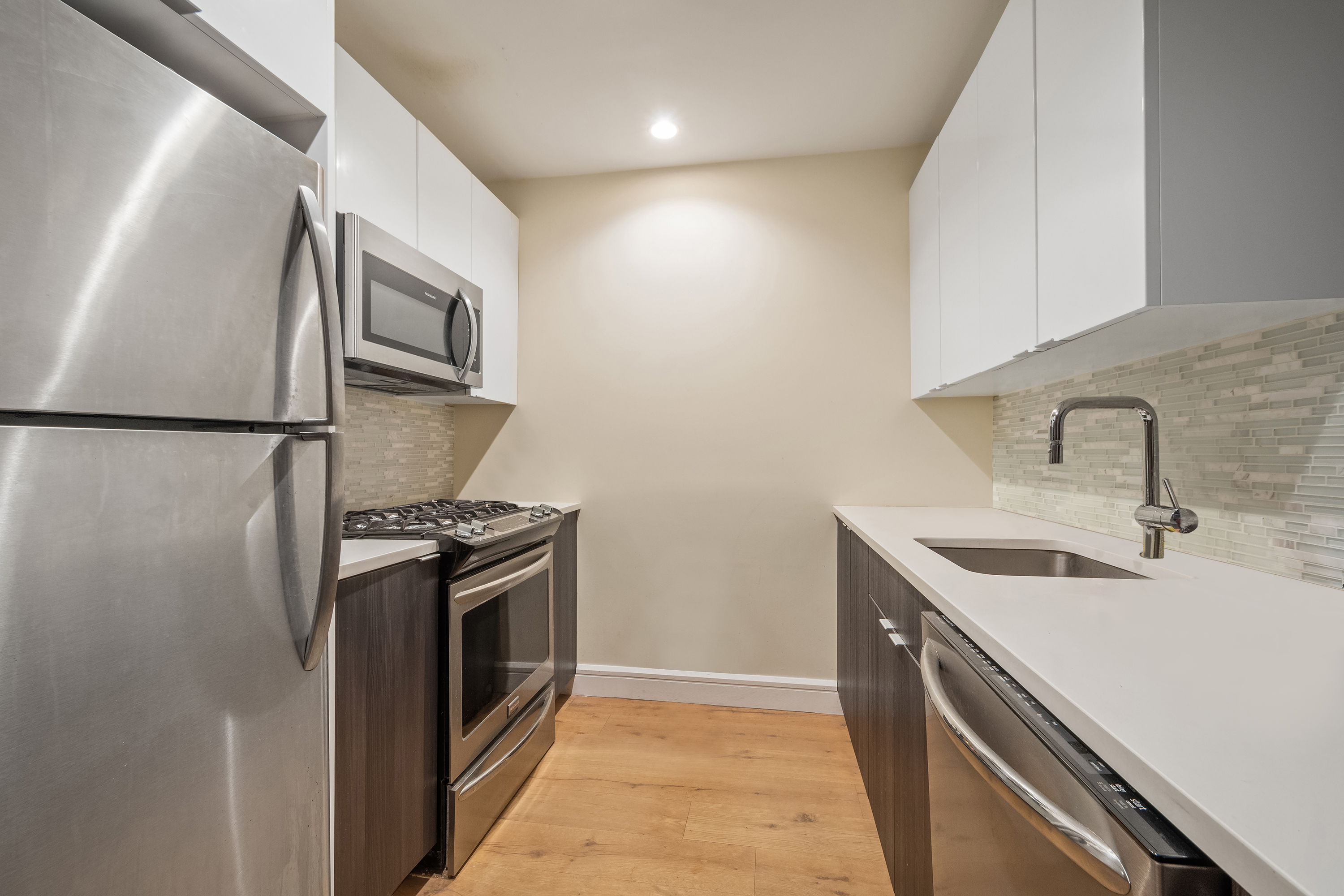 25-19 43rd Avenue, Unit 508 Queens, NY 11101 - Photo 1 of 15 Gallery Image 1