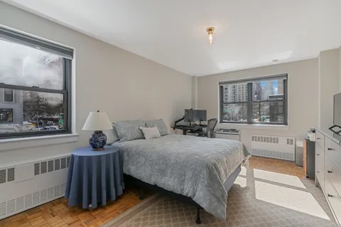 $950,000 | 357 East 57th Street, Unit 2D | Sutton Place