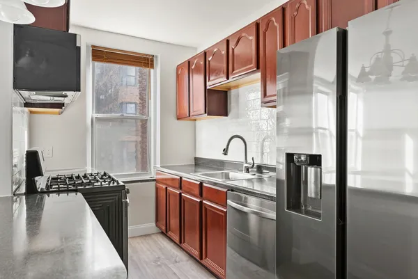 $2,800 | 9615 Shore Road, Unit 4B | Bay Ridge