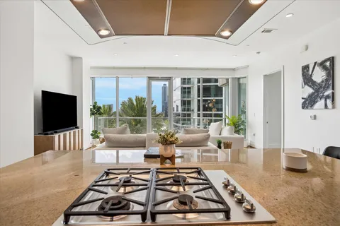 $475,000 | 1600 Post Oak Boulevard, Houston, TX 77056