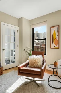 $895,000 | 205 East 78th Street, Unit 7K | Upper East Side
