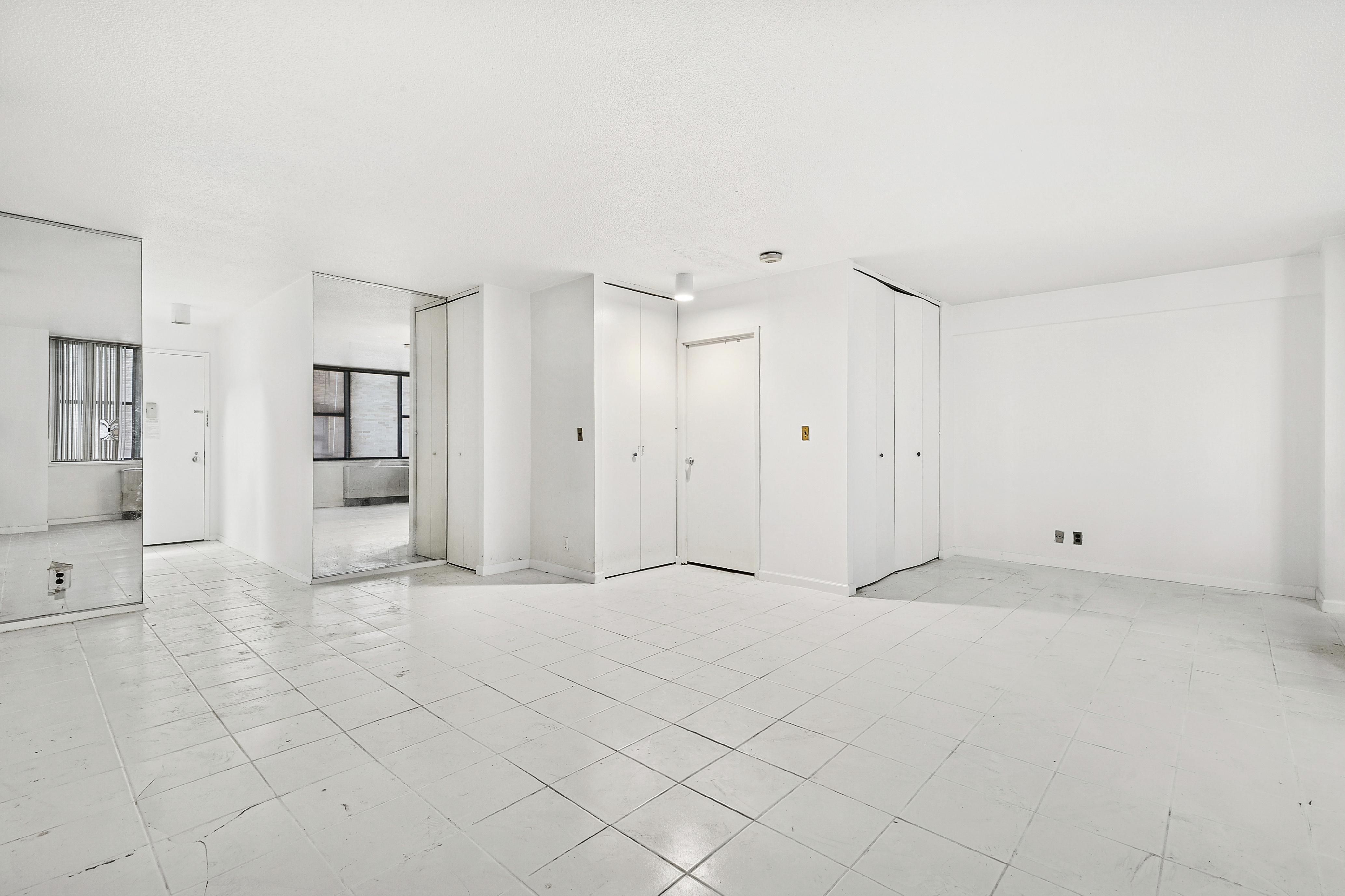 301 East 45th Street, Unit 8A Manhattan, NY 10017 - Photo 2 of 11 a view of an empty room