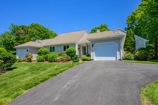$579,000 | 1 Sandview Terrace, Mashpee, MA 02649