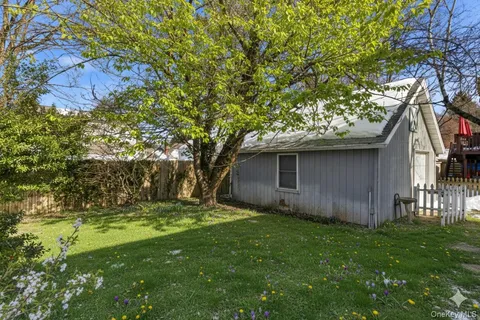 $775,000 | 5 Fenwick Street, Greenlawn, NY 11740