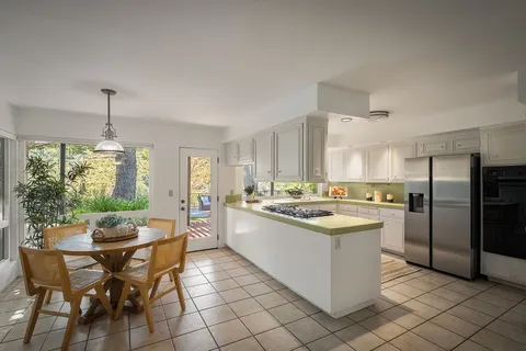 $2,499,000 | 2521 La Condesa Drive, Los Angeles, CA 90049