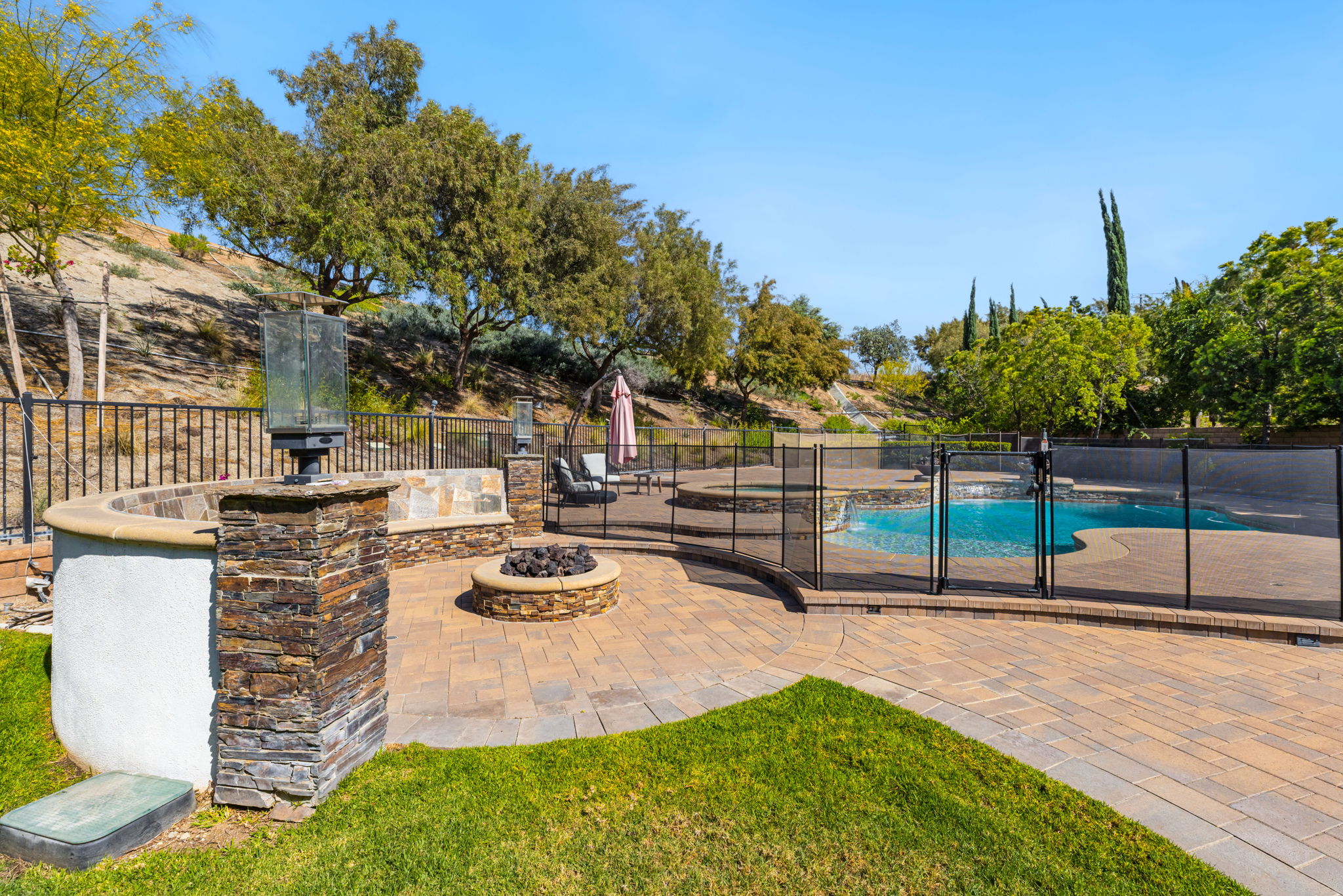 16352 Sierra Heights Drive Riverside, CA 92503 - Photo 27 of 77
