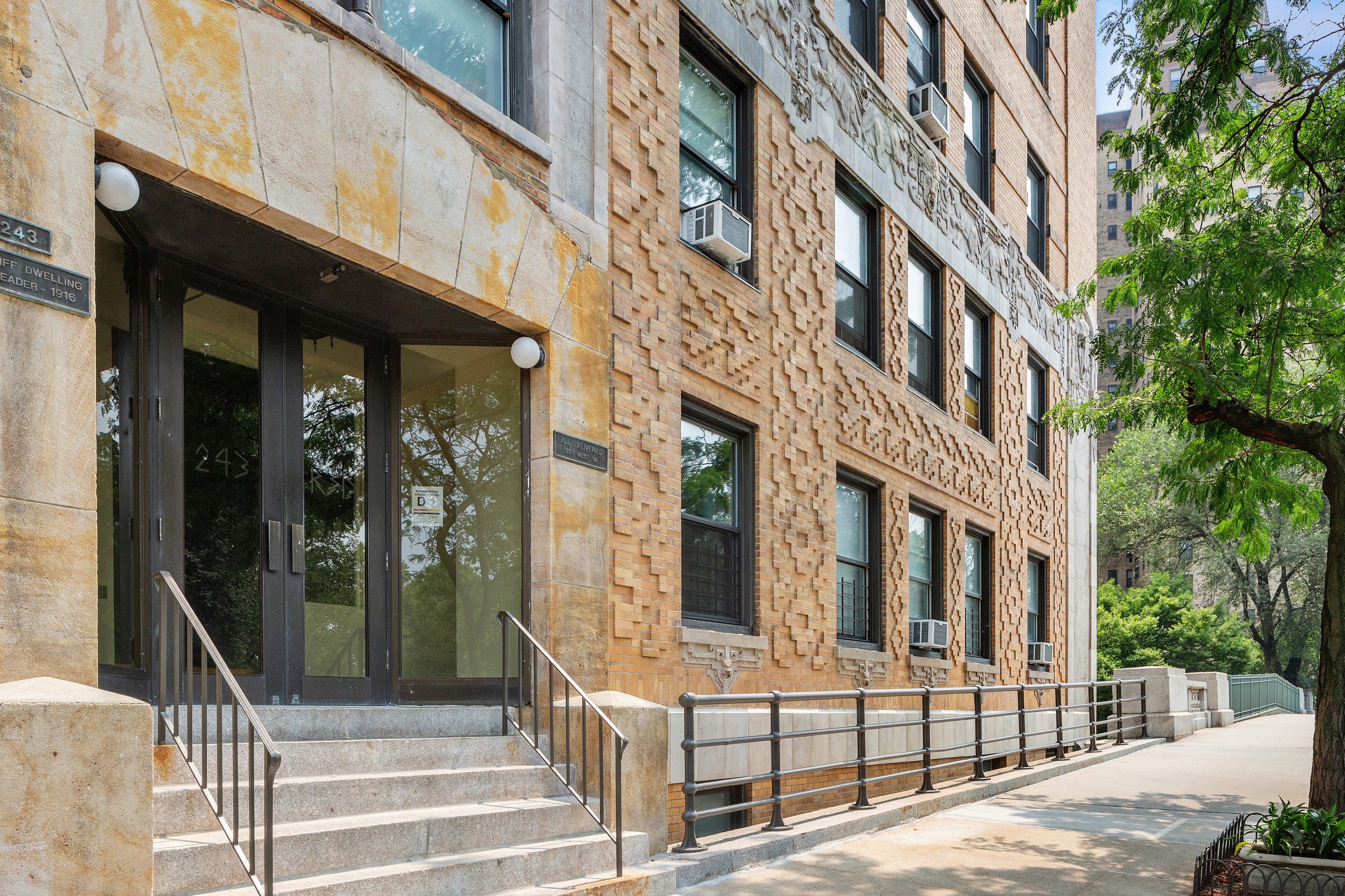 243 Riverside Drive, Unit 905 New York, NY 10025 - Photo 17 of 21