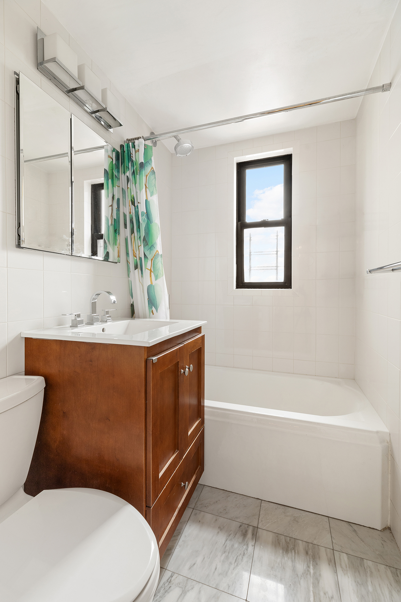 241 East 76th Street, Unit 6F Manhattan, NY 10021 - Photo 5 of 7