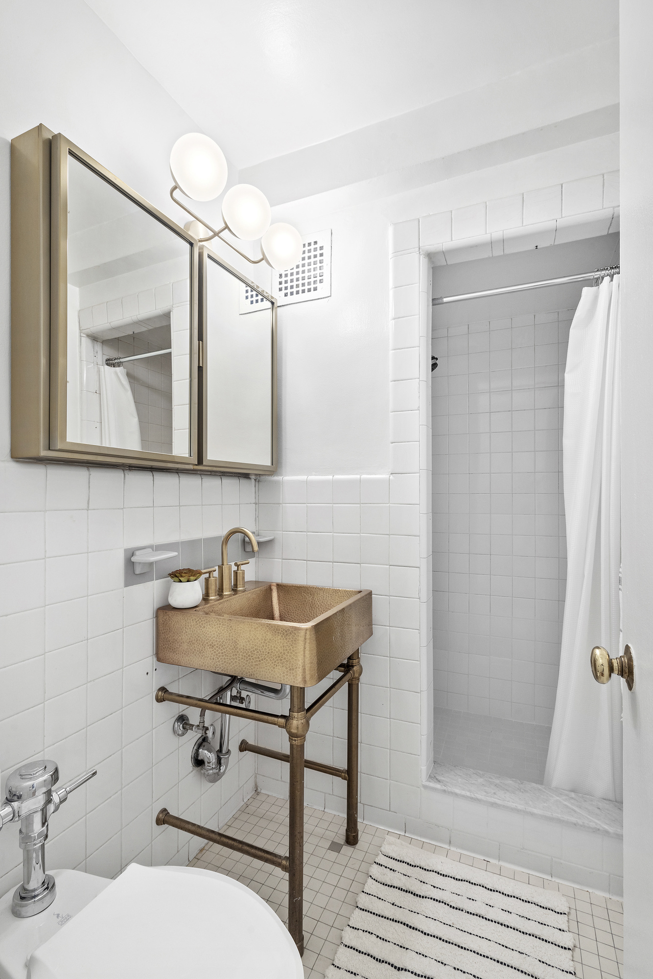 65 East 76th Street, Unit 4D Manhattan, NY 10021 - Photo 7 of 10