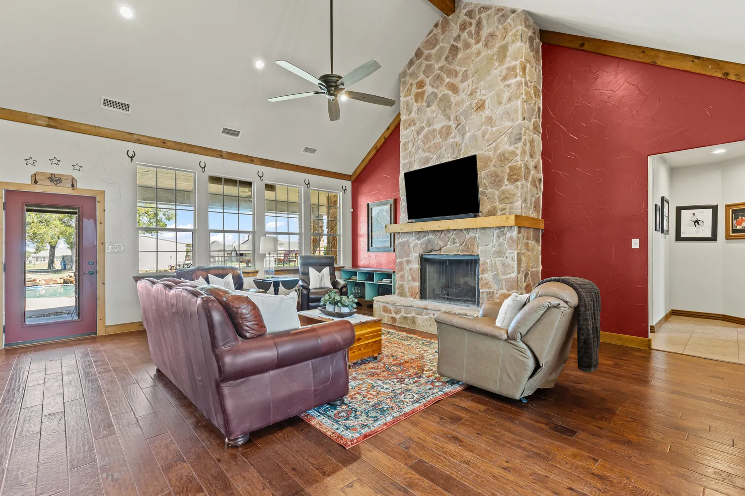$1,049,000 | 216 Megan Court, Hudson Oaks, TX 76087