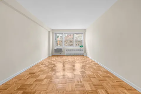 $475,000 | 150 East 37th Street, Unit 10F | Murray Hill