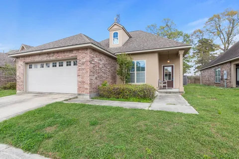 $1,900 | 229 Rosemary Place, Lafayette, LA 70508