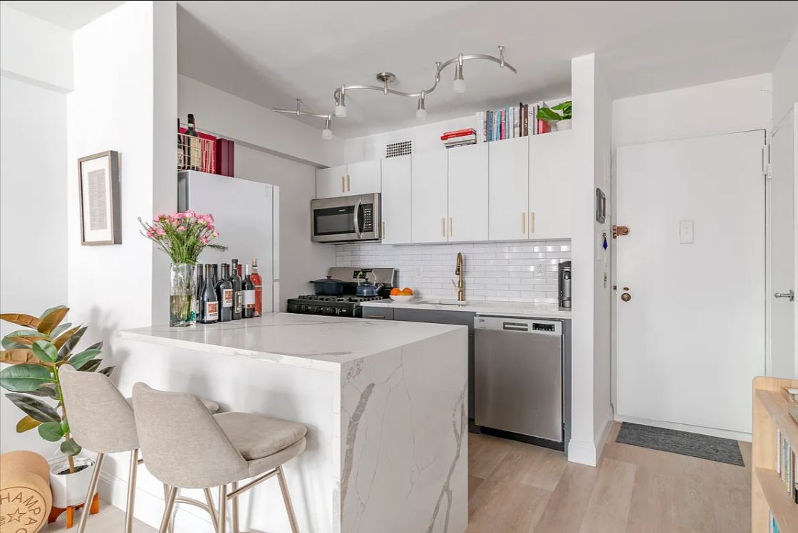 170 West 23rd Street, Unit 5Y Manhattan, NY 10011 - Photo 3 of 6