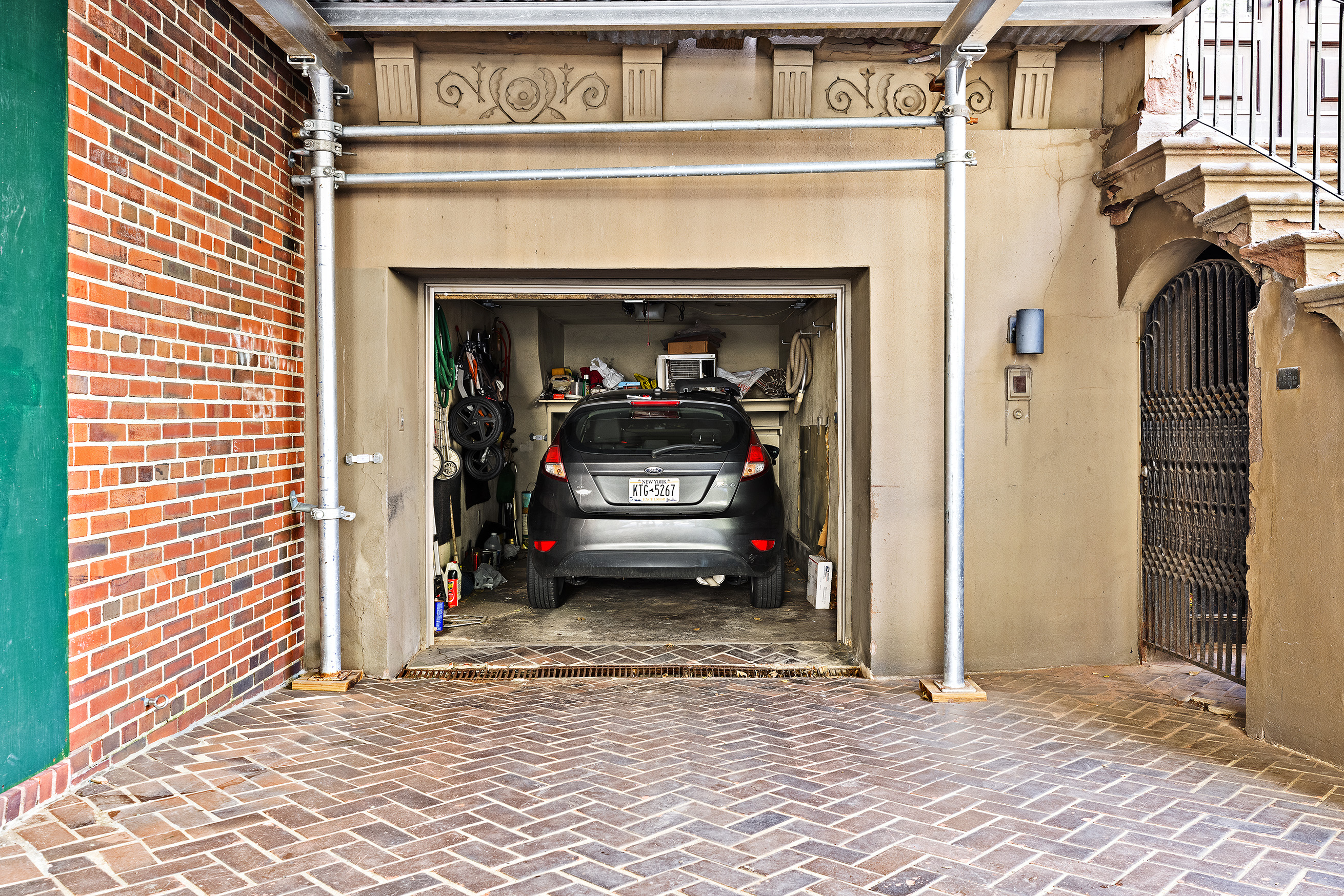 54 East 66th Street Manhattan, NY 10065 - Photo 18 of 19