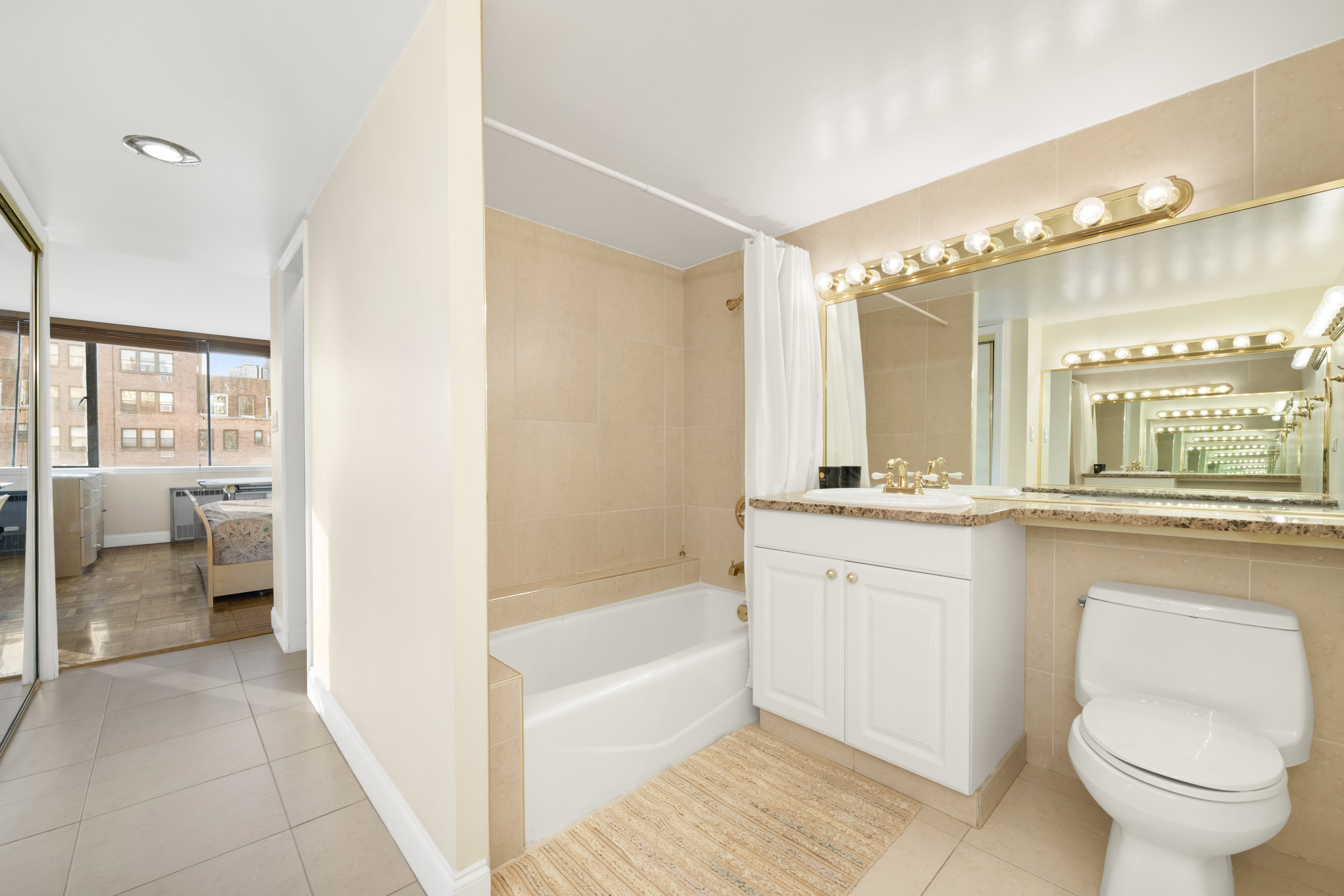 333 East 69th Street, Unit 10H Manhattan, NY 10021 - Photo 8 of 13