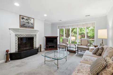 $450,000 | 75 Boardwalk Place, Unit 103, Park Ridge, IL 60068