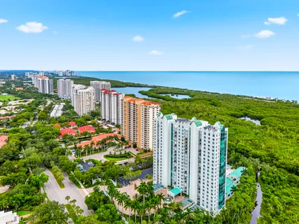 $2,550,000 | 7515 Pelican Bay Boulevard, Unit 5C, Naples, FL 34108