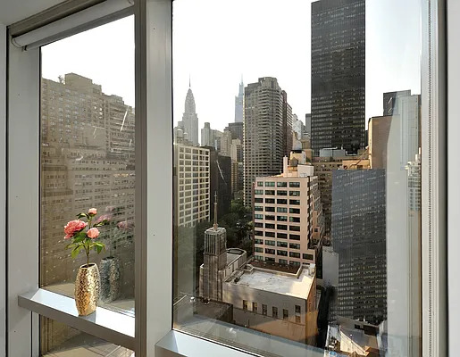 845 United Nations Plaza, Unit 56E Manhattan, NY 10017 - Photo 9 of 28 a view of balcony with a potted plant