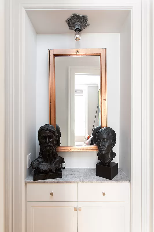 390 West End Avenue, Unit 7DS Manhattan, NY 10024 - Photo 16 of 31 a kitchen with a sink and a stove