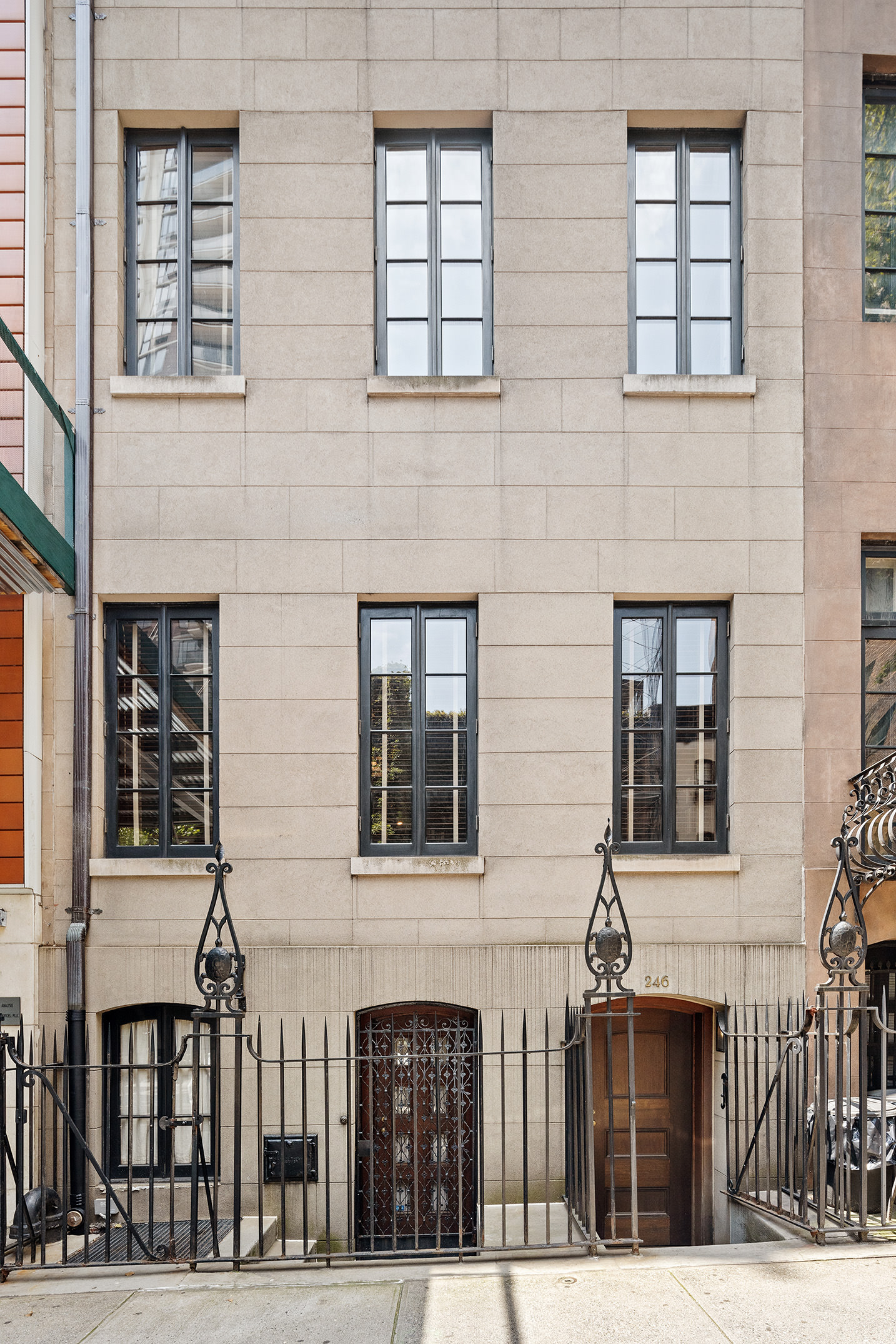 246 East 49th Street Manhattan, NY 10017 - Photo 38 of 39