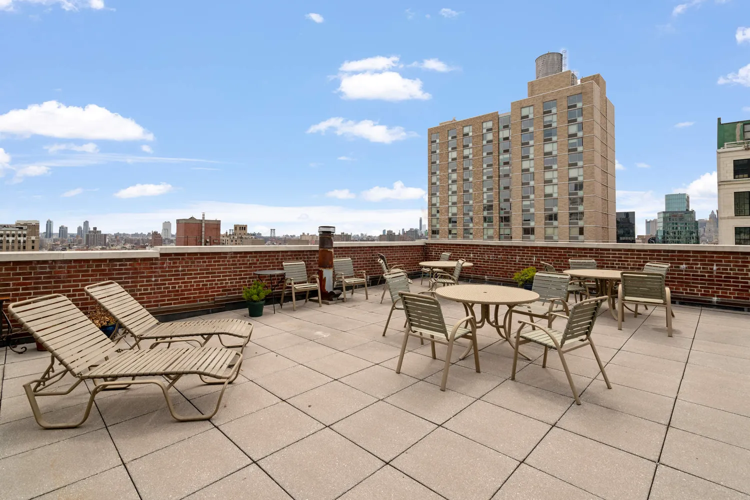 $9,500 | 114 East 13th Street, Unit 8C | Greenwich Village