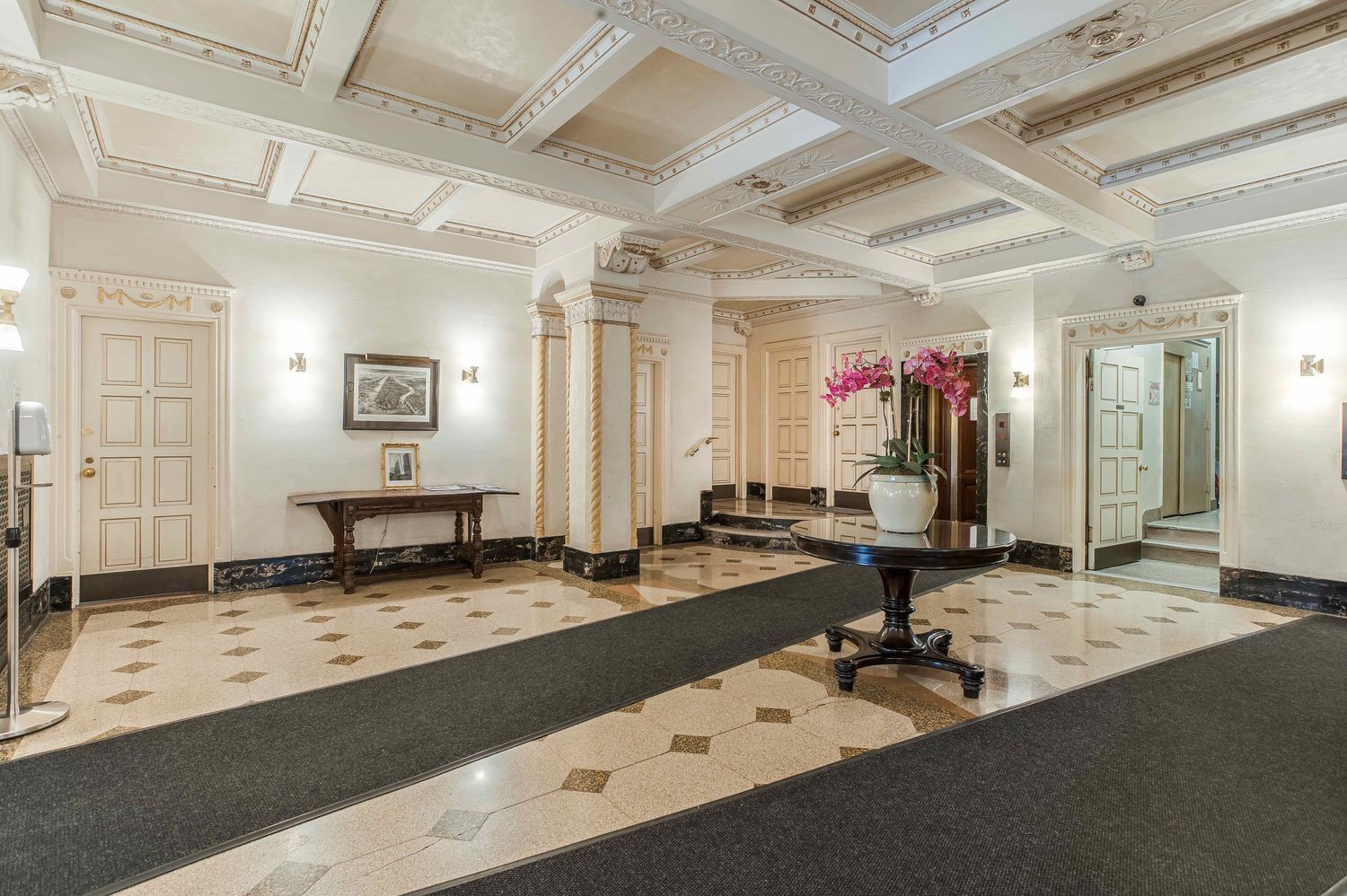 41 West 72nd Street, Unit 15E Manhattan, NY 10023 - Photo 10 of 12 a very nice looking room with a table and chairs