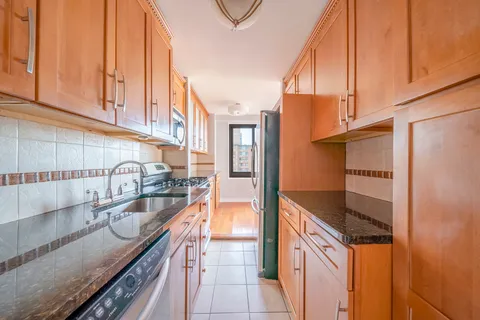 $700,000 | 195 Willoughby Avenue, Unit 1518 | Clinton Hill