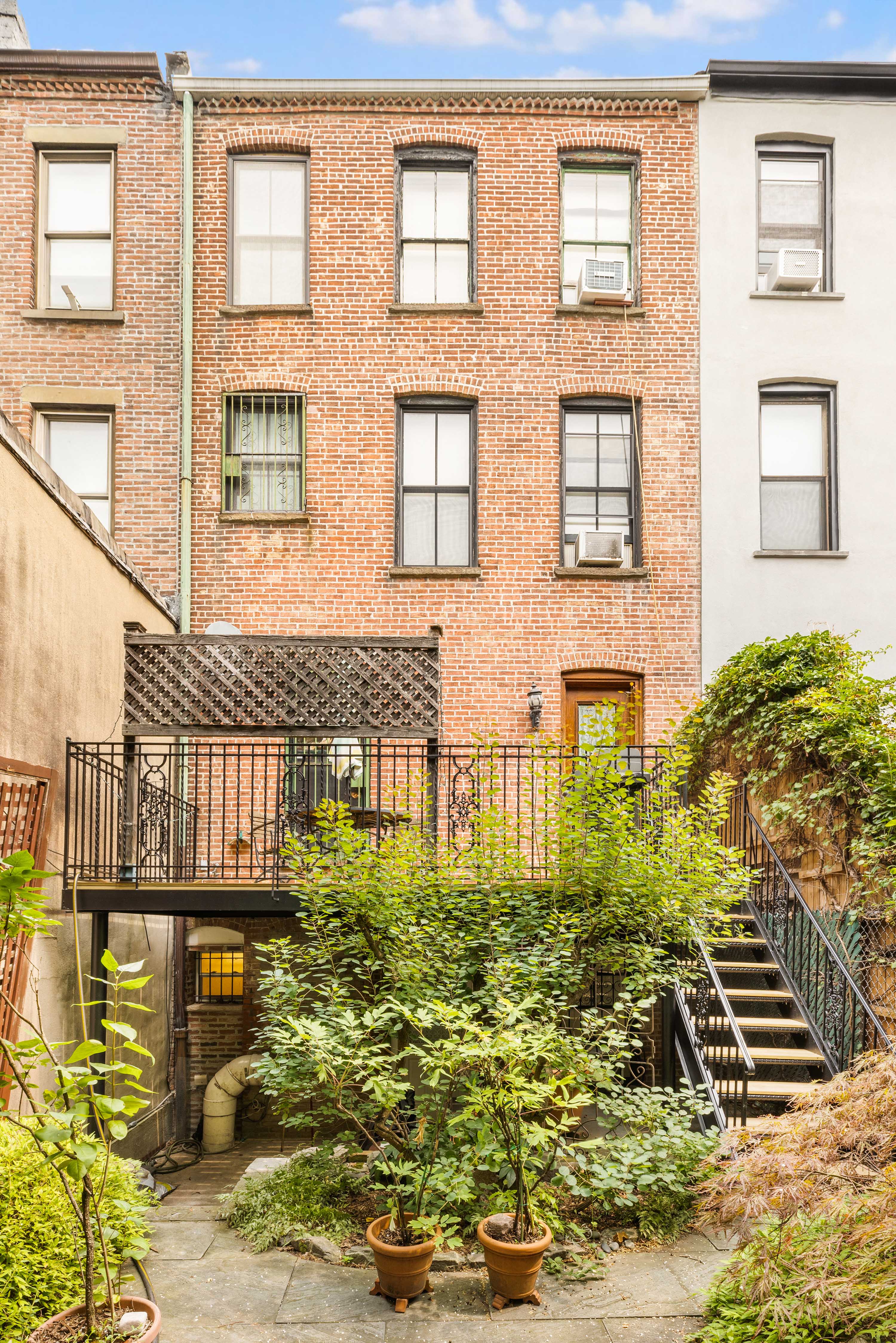 470 9th Street Brooklyn, NY 11215 - Photo 21 of 25 a front view of a house