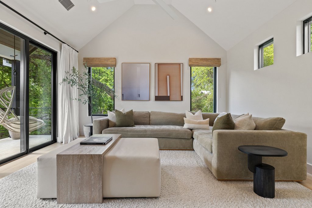 401 Honeycomb Ridge Austin, TX 78746 - Photo 13 of 34