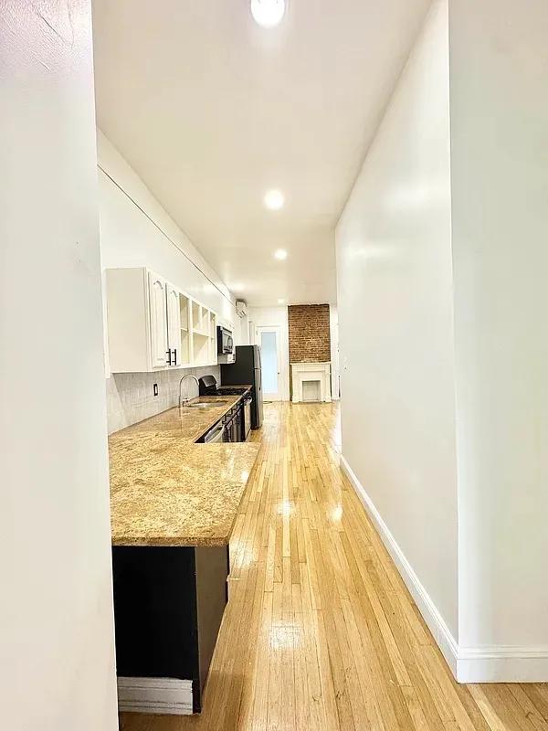 $4,000 | 238 Gates Avenue, Unit 2 | Bedford-Stuyvesant