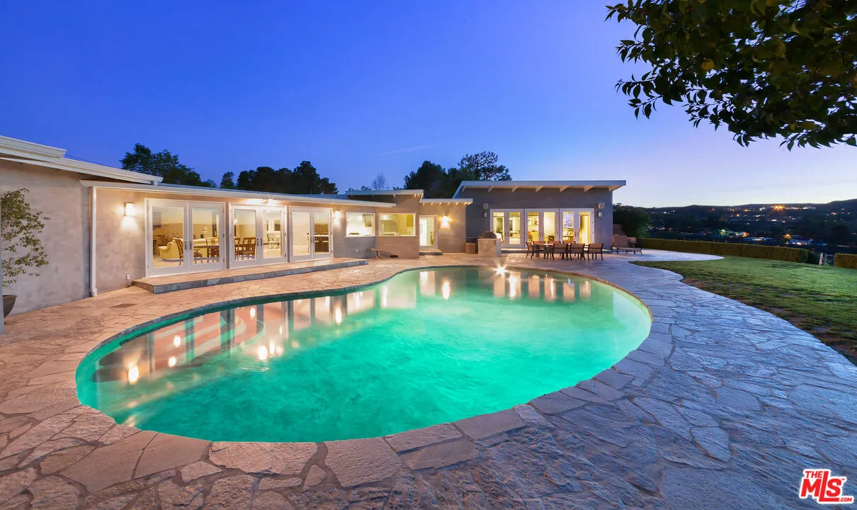$2,590,000 | 3921 Cody Road, Sherman Oaks, CA 91403