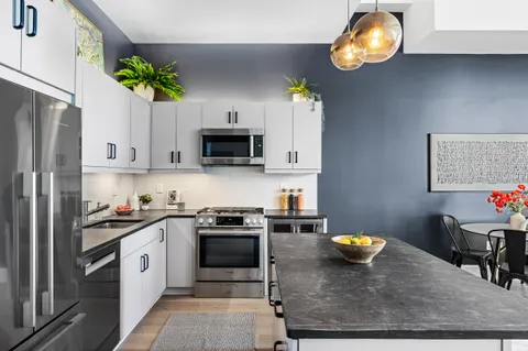 $1,400,000 | 365 Bridge Street, Unit 23B | Downtown Brooklyn