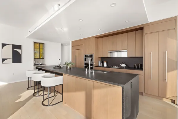 $6,695,000 | 50 West Street, Unit 37C | Financial District