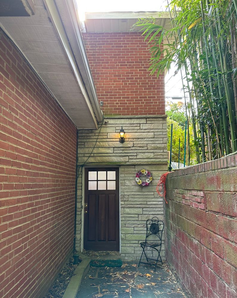 2847 Lorcom Lane Arlington, VA 22207 - Photo 3 of 10