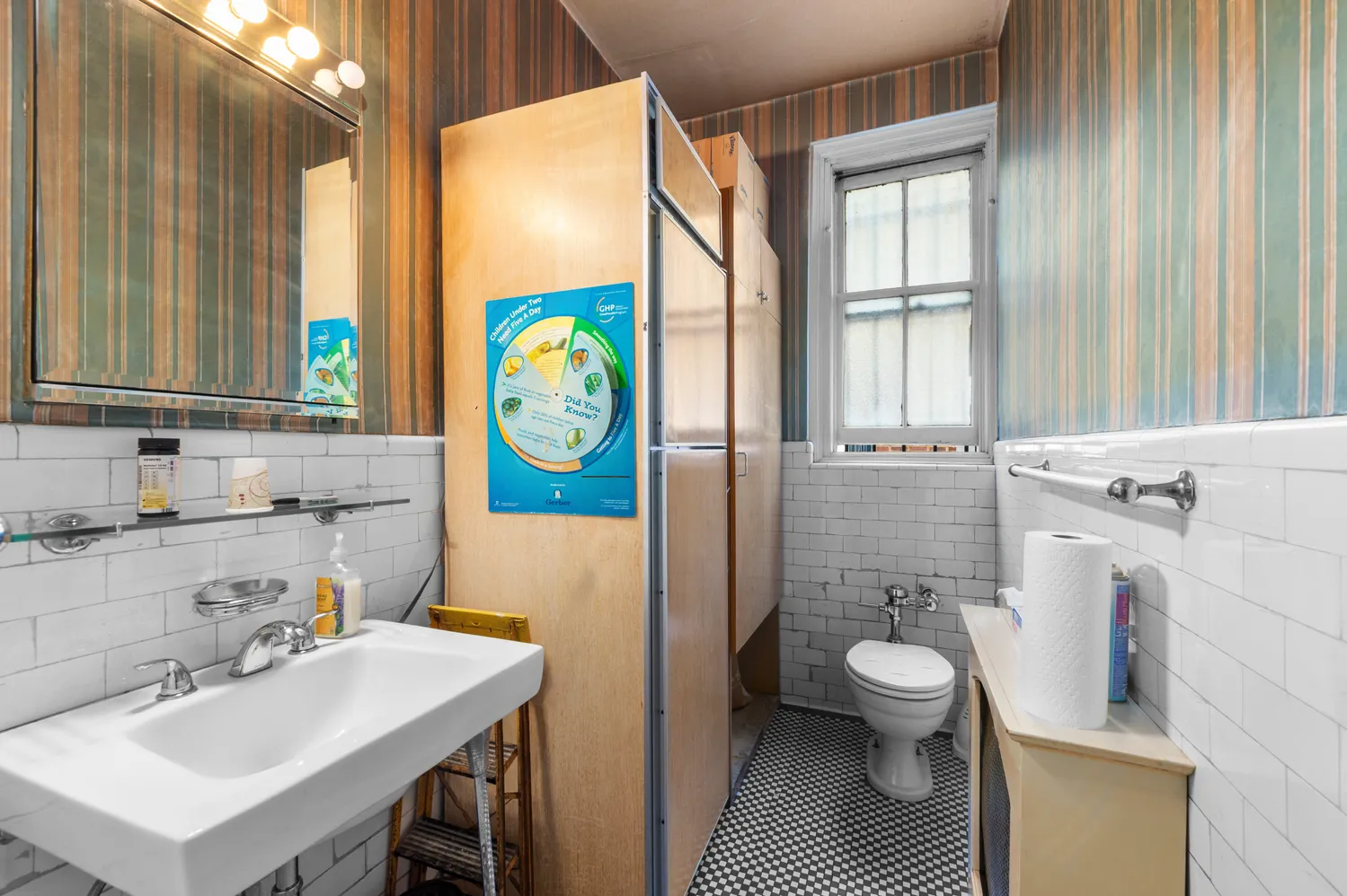 $995,000 | 120 East 75th Street, Unit 1C | Lenox Hill