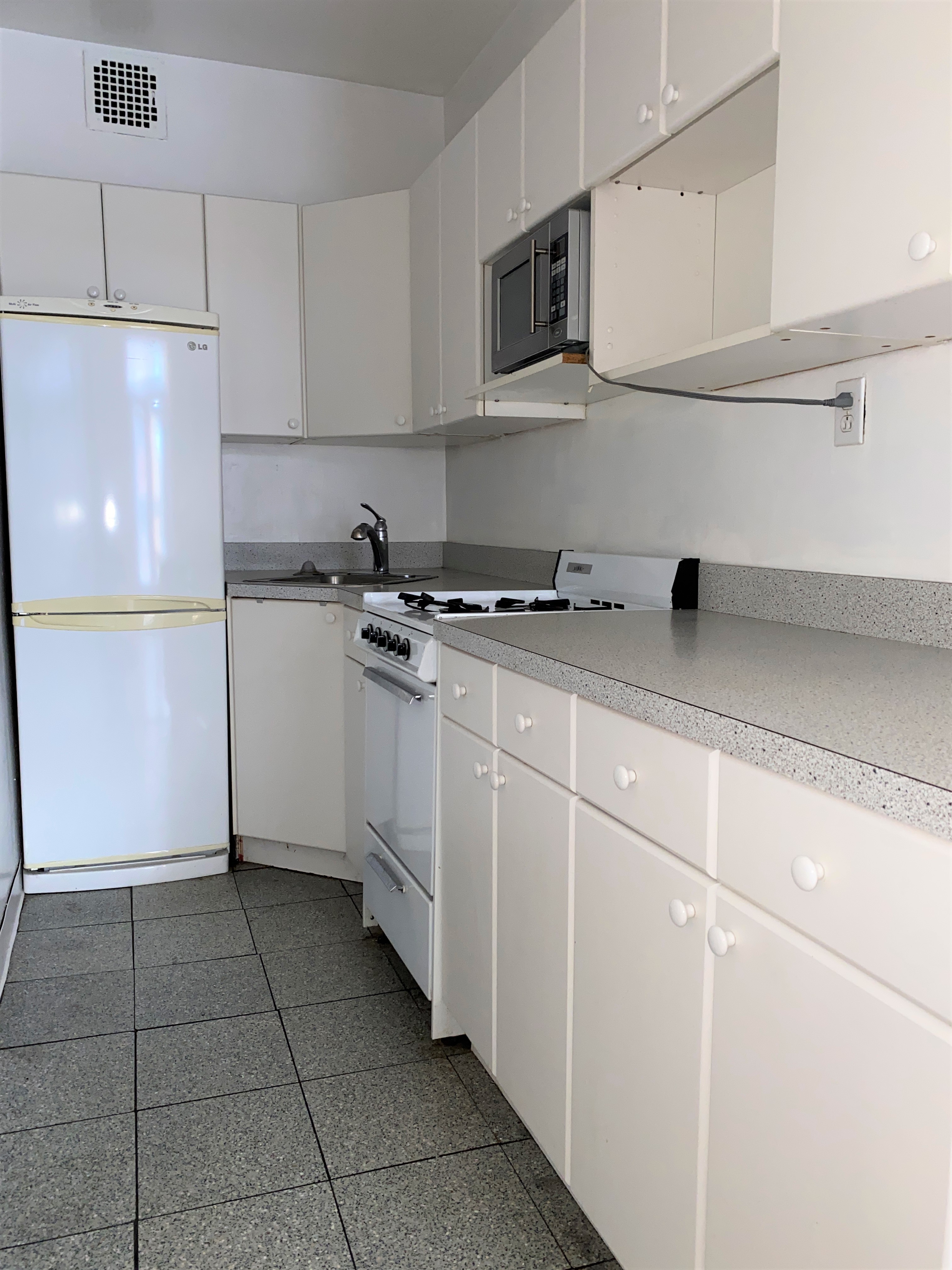 340 West 88th Street, Unit 3B Manhattan, NY 10024 - Photo 3 of 6