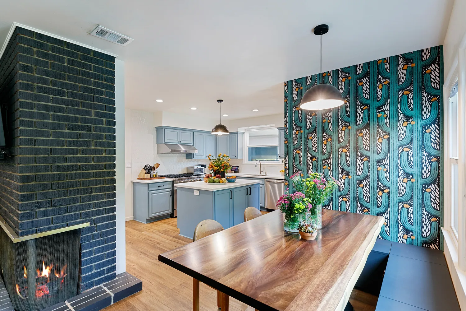 $1,100,000 | 17055 Gresham Street, Northridge, CA 91325