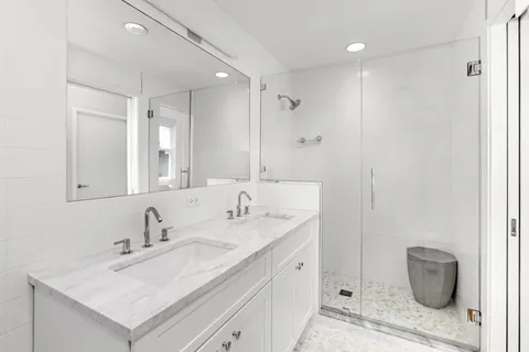 $1,395,000 | 324 20th Street, Unit 2E | Greenwood Heights