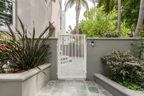 $2,795,000 | 833 17th Street, Unit 4, Santa Monica, CA 90403